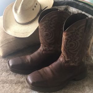 Durango steel toed boots! 🌵